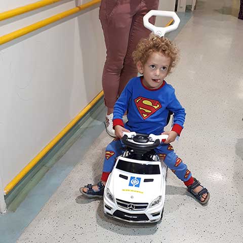 child-rides-to-hadassah-operating-room-page.jpg